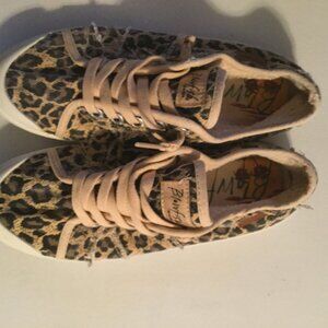 Blowfish size 6/6.5 destressed animal print terrycloth interior great used shape